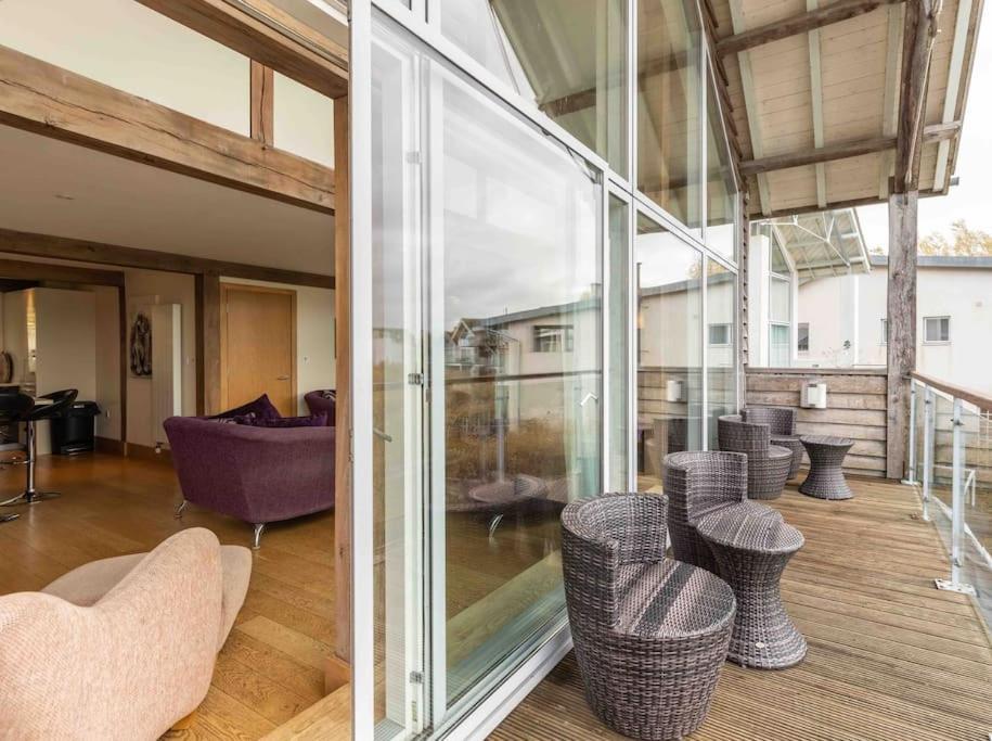 Otters Holt Villa Somerford Keynes Ngoại thất bức ảnh